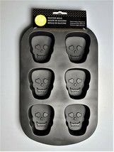 Wilton 6 Cavity Skull Silicone Mold For Ice Soap Candy Or Cake - £11.50 GBP