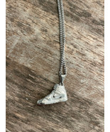 NEW NIKE AIR JORDAN SNEAKER SILVER NECKLACE PENDANT 20&quot; STAINLESS STEEL ... - $27.01 CAD