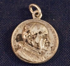 Vintage Joannes XXIII Religious Medallion Pendant - $10.39