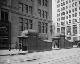 Entrance and exit to New York City subway East 23rd Street and Park Photo Print - £6.96 GBP+