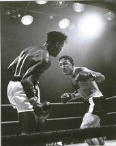 Carmen Basilio Vs Sugar Ray Robinson 8X10 Photo Boxing Ring Action - £3.96 GBP
