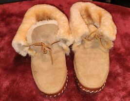 Womens ORvis Size 9 Furry Leather Slip On Ankle SheepSkin Moccasin Slippers - $19.99
