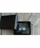Avon ~ Teardrop Earrings ~ Shimmering Blue ~ Alloy ~ 1&quot; Drop Dangle Earr... - $284.83 MXN