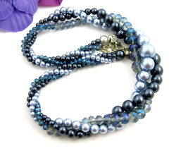 Rmn Triple Strands Shades Of Blue Glass Plastic Bead Twist Necklace Vintage 20&quot; - £24.46 GBP