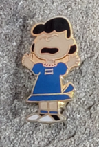 Lucy Shouting Blue Dress Snoopy Peanuts United Feature Vintage Lapel Hat... - $15.99