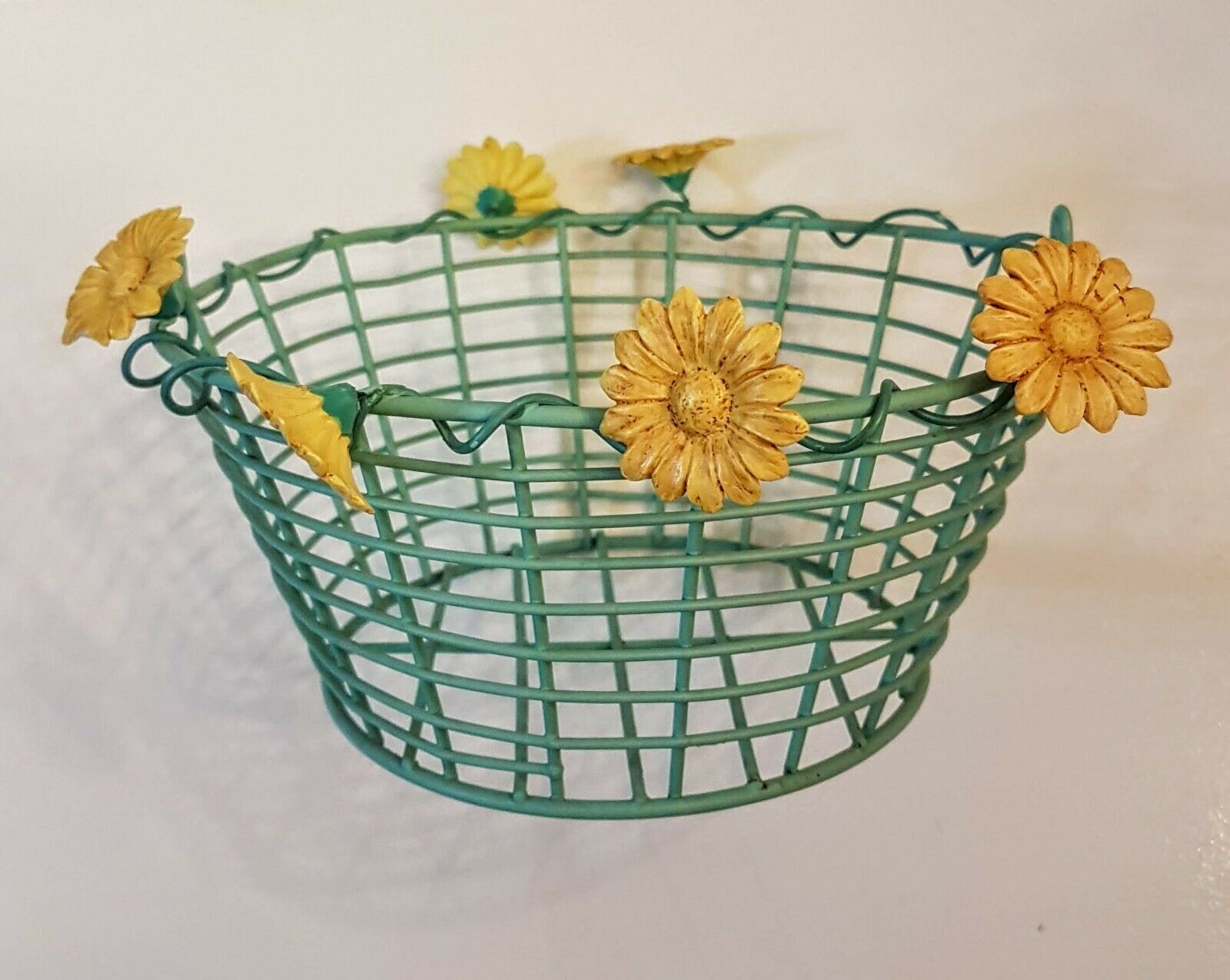 COUNTRY METAL WIRE BASKET Green  Yellow Flowers 8 x 4&quot; Spring Easter Hom... - $4.87