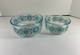 Vintage Pyrex Clear Glass Blue Medallion Pinwheel Lot 2 Mixing Bowls  7 &amp; 4 Cup - £19.46 GBP