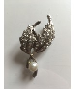 VINTAGE BROOCH - LEAF WITH PEARL DROP - $21.59