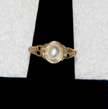 VTG Charming Genuine Oval Cabochon Pearl Gemstone  Mounted on Brass Ring S. 6.5 - £19.46 GBP