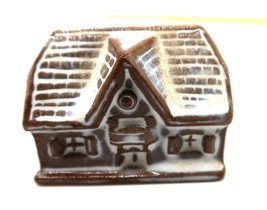 Vtg Pottery Ceramic Miniature Cabin Snow Scene Unmarked Adorable Accessory - $289.23 MXN