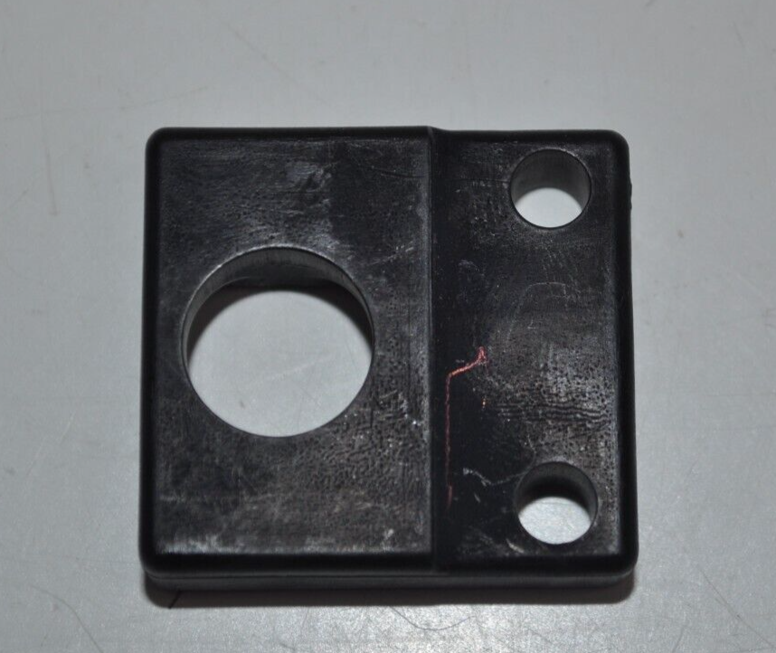 NEW NOS JOHNSON EVINRUDE OMC Mounting Block Bracket PART# 122653 0122653 - $9.89