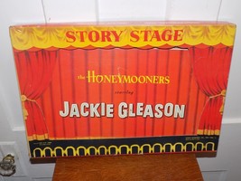 Vintage Story Stage Starring Jackie Gleason and His Troupe in Box!. - $1,194.44 MXN