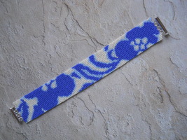 Bracelet, Blue Floral Motif, Peyote Stitch, Tube Clasp - £31.06 GBP