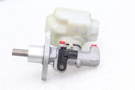 Brake Master Cylinder Fits 07-16 EOS 75896 image 12