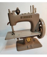 Child&#39;s Singer Sewing Machine No. 29962 - $135.00