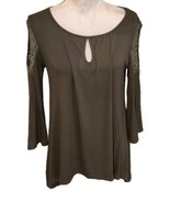 Cable &amp; Gauge Cut off Shoulder Lace Crochet Top Dark Olive Medium - $125.92 MXN