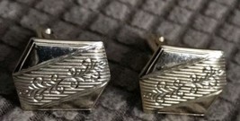 Vtg Men&#39;s Gold Color Tone Etched Flower Stem Design Hexagon Face Shape CuffLinks - $10.63