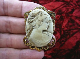 (CM6-6) Hair Ponytail Woman Off White Cameo Brass Pin Pendant Jewelry Necklace - £26.55 GBP