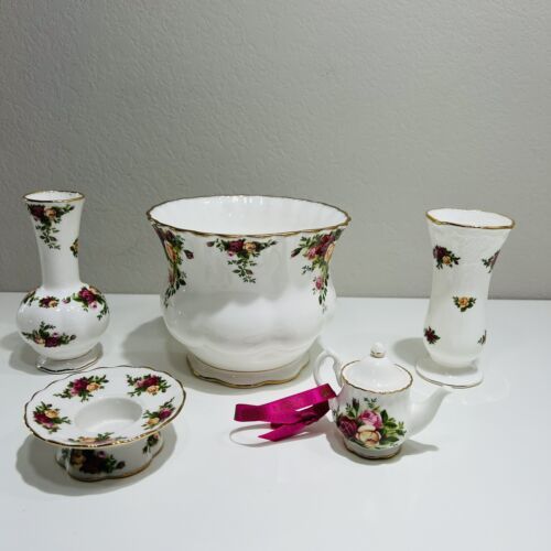 Primary image for Royal Albert Lot Old Country Roses Vases Candleholder Ornament Bone China 1962