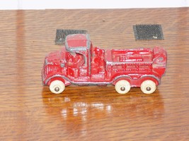 Vintage Cast Iron Fire Truck 4 Inch 6 Wheel Champion Hubley - $844.21 MXN