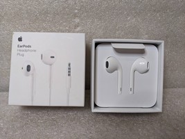 New/Open BoxGenuine Apple EarPods Headphones 3.5mm Plug for iPhone 6 , 5 F2 - £8.66 GBP