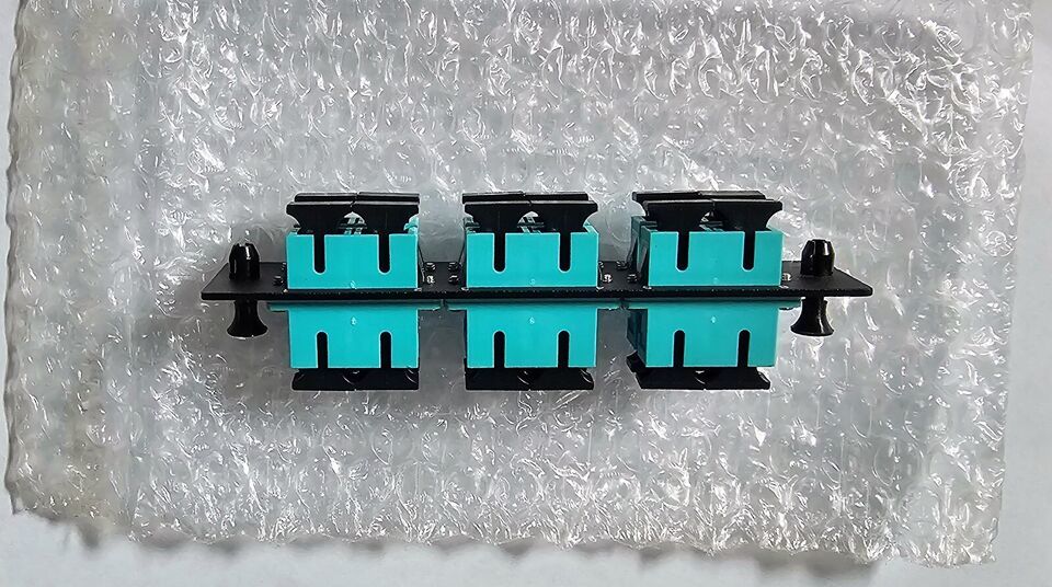 Lynn Electronics 12 Fiber SC 10GIG Multimode Adapter Strip, 6 Duplex FAS... - $12.00