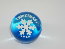 Vintage 1980 Christmas Snowflake Paperweight Art Glass Clear Blue - $9.99