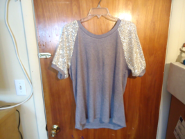 &quot; NWT &quot; Tea Please Size L Gray Short Sleeve With Sequins On Sleeves &quot; Great Gift - £18.67 GBP
