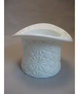 Milk Glass Top Hat Daisy &amp; Button Candle Holder Indiana Glass Co 1909-Till - £7.79 GBP