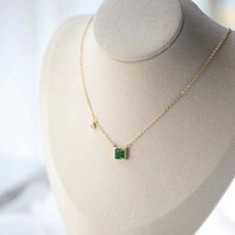 Sugar Cube Green Stone Necklace - £36.18 GBP