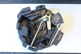 2008-2010 SUBARU WRX IMPREZA EMERGENCY SPARE TIRE CHANGE TOOL HOLDER K2946 - €111,40 EUR