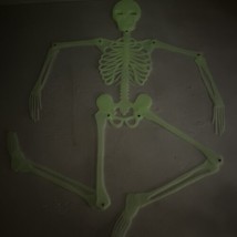 Vintage Glow In The Dark 43&quot; Flat Plastic Skeleton Spooky Halloween Decoration - £26.32 GBP