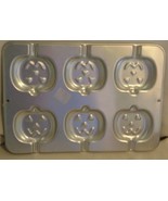A PAIR OF WILTON 1995 HALLOWEEN PUMPKIN COOKIE PANS 6105-8100 - $31.53 CAD