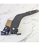 GM 15686680 1995-1997 S Series Tandem Seat Belt Receiver Inner Hinge Bei... - $50.42 CAD