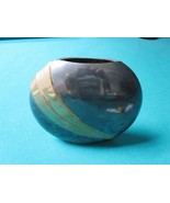 Coin shape silverplate vase with golden band made in India, 8 x 7&quot; ^^ - $870.85 MXN