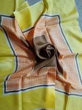 Vtg Geometric Fashion Scarf Yellow Brown Square 26&quot; Head Neck Business Lady - £14.59 GBP