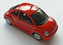 Maisto Volkswagen New Beetle Bug 1:64 Scale Red Just Out of Package Condition VW - $9.89