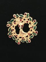 Vintage Unsigned Christmas Brooch Pin Wreath Deer Gold Tone Red Green Ho... - £10.27 GBP