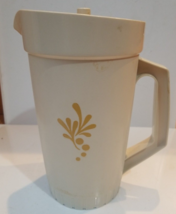 Vintage Tupperware 1 Qt Pitcher Almond Harvest Gold Push Button Lid  #800-10 - £15.59 GBP