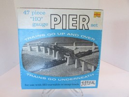Atlas #80 HO Gauge Pier Set 47 Piece Up and Over with Box Complete  S31 - £14.08 GBP