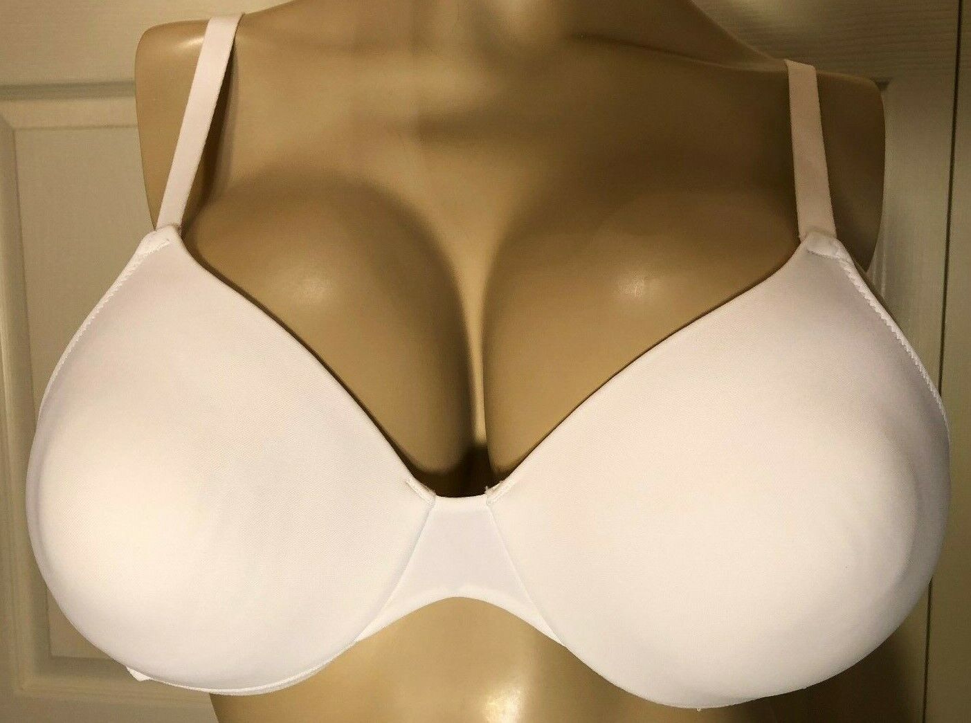 HANES 38B White Lined Underwire 38 B Seamless H0511 Bra - $4.95
