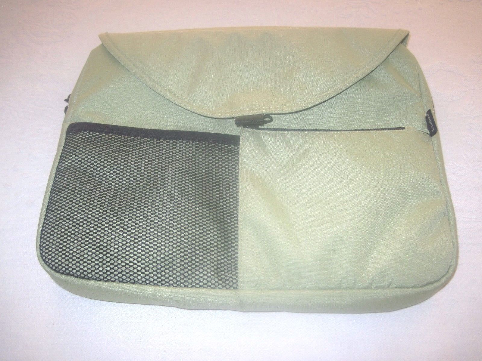 L.L. BEAN GREEN LAPTOP BAG-PADDED-NWOT-14&quot;x12&quot;x1&quot;-HANDLE-NO SHOULDER STRAP - $13.10