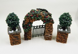 Department 56 Village Accessories Stone Holly Corner Posts And Archway #52648 - £19.97 GBP
