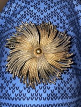 New Spiral Flower Fringe Wire Gold Toned Brooch Pin - $14.85