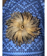 New Spiral Flower Fringe Wire Gold Toned Brooch Pin - £11.67 GBP