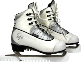 CCM 150 Comfort Jamie Sale’ &amp; David Pelletier (SP) White Figure Skates s... - $842.92 MXN