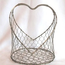 Farmhouse Heart Shaped Chicken Wire Basket New - £19.18 GBP
