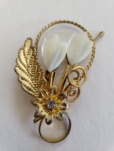 VTG Gold Tone Mother of Pearl Tulip Flower Pin Brooch - £22.07 GBP