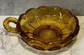 Vintage Amber Fostoria Coin Design Round Scalloped Candy Dish With Handle - £6.15 GBP