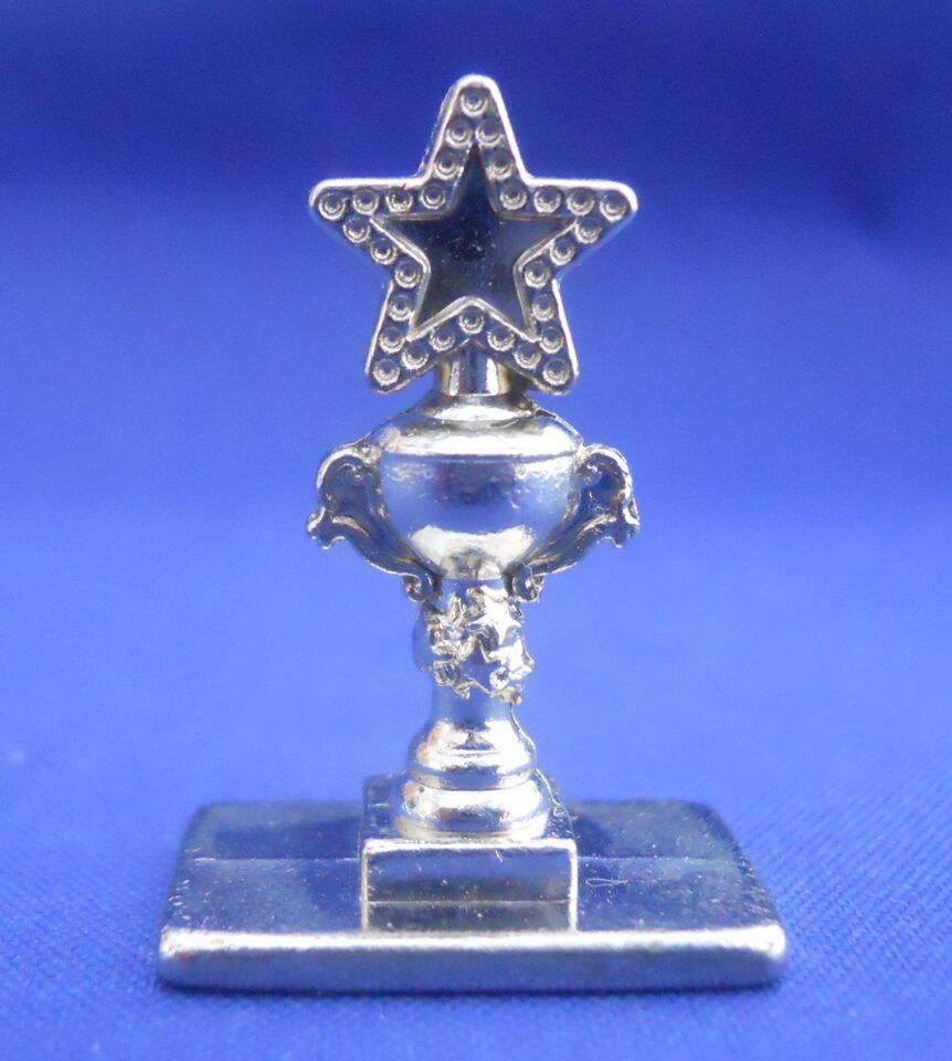 Primary image for Scene It Disney Trophy Star Award Token Replacement Game Piece Part